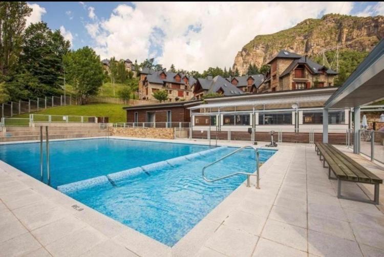 Altos De Dos Y Dos Banos, Formigal-panticosa Escarrilla